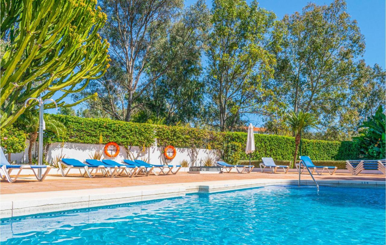 Lovely Apartment In Marbella With Kitchenette Exterior photo