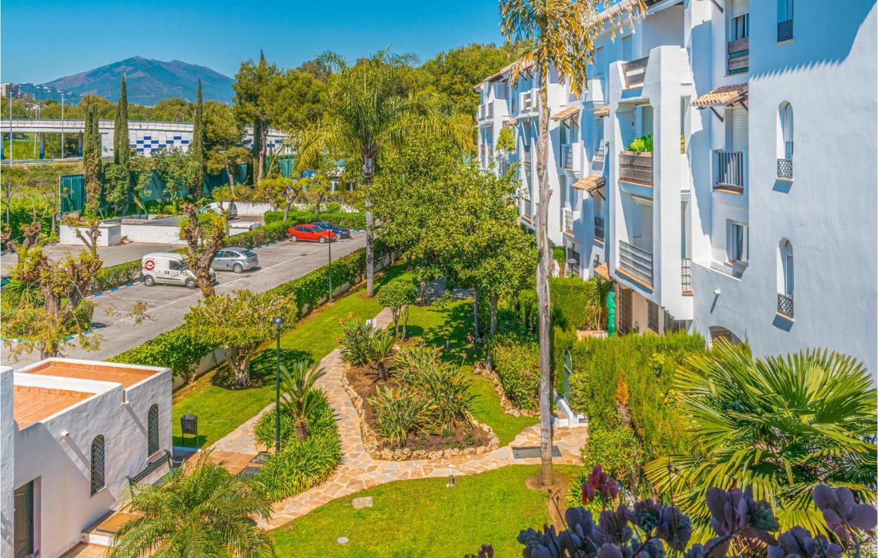 Lovely Apartment In Marbella With Kitchenette Exterior photo